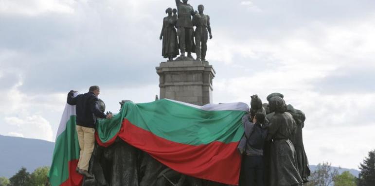 Революция в София. Нещо невиждано с Паметника на съветската армия
